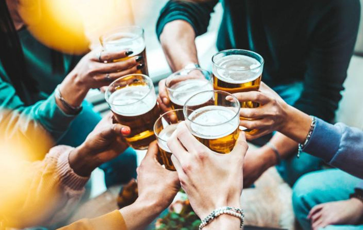 Por qué el alcohol es tan peligroso para el cerebro de los jóvenes