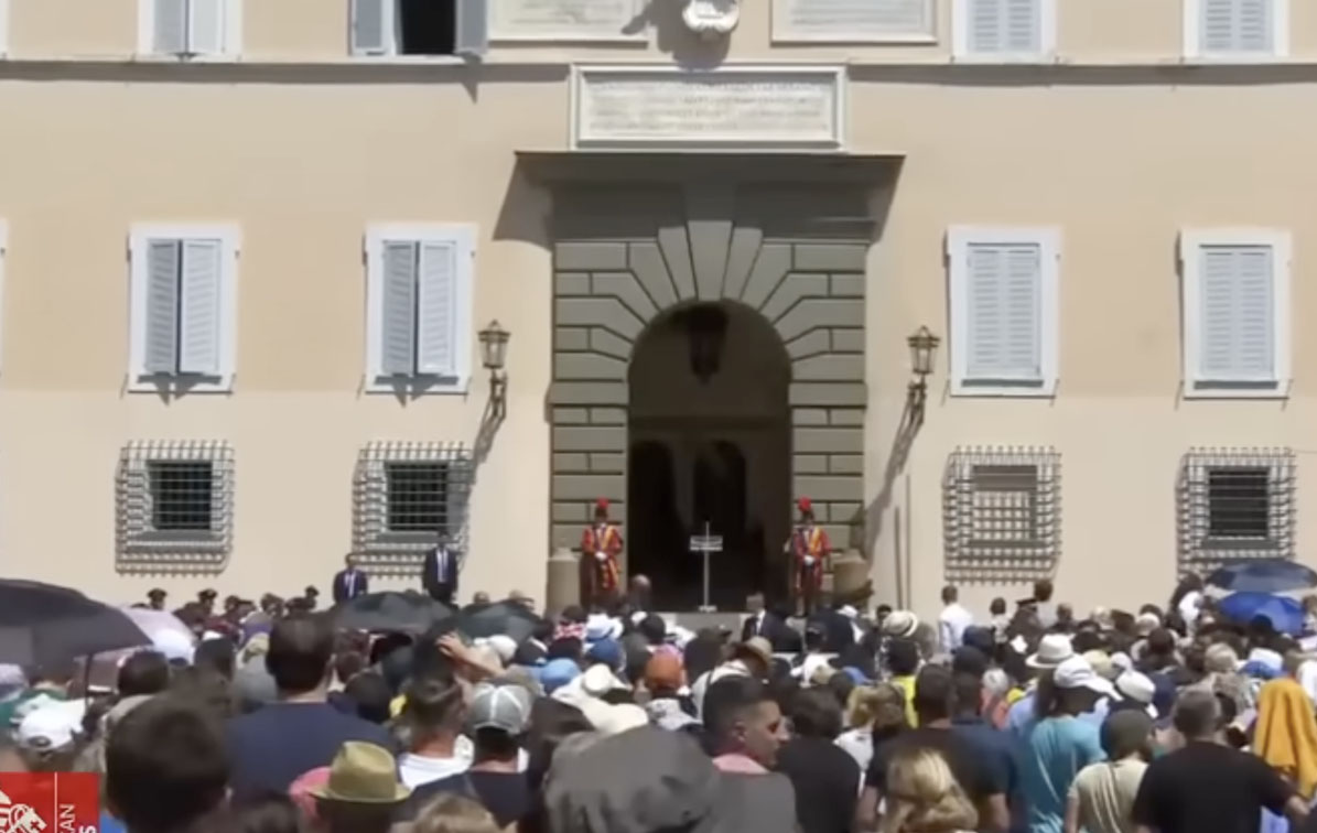 El Papa: Tenemos que aprender a acoger y dejarnos acoger