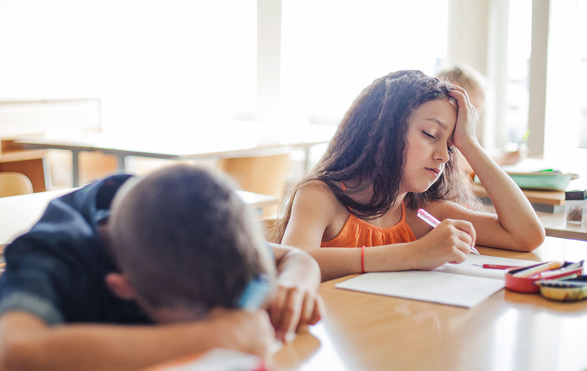 ¿Bajo rendimiento escolar? Calor extremo afecta desarrollo cognitivo de la niñez