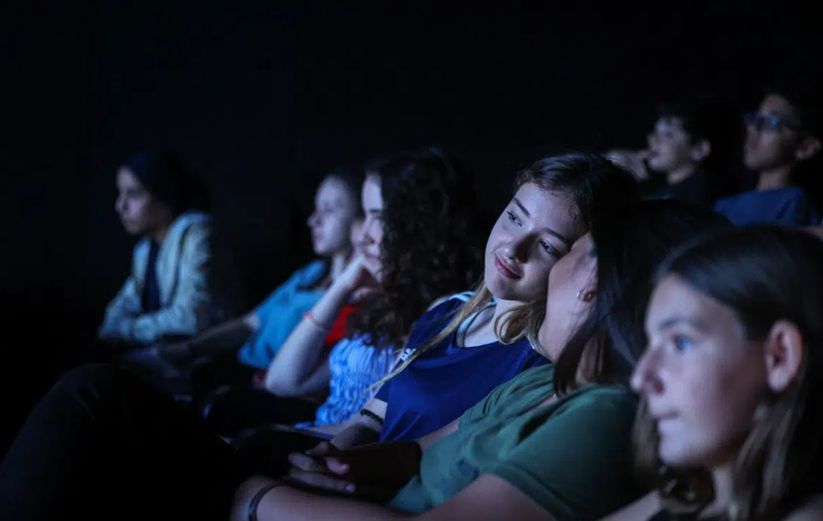 Cómo trabajar el pensamiento crítico en el aula a través del documental
