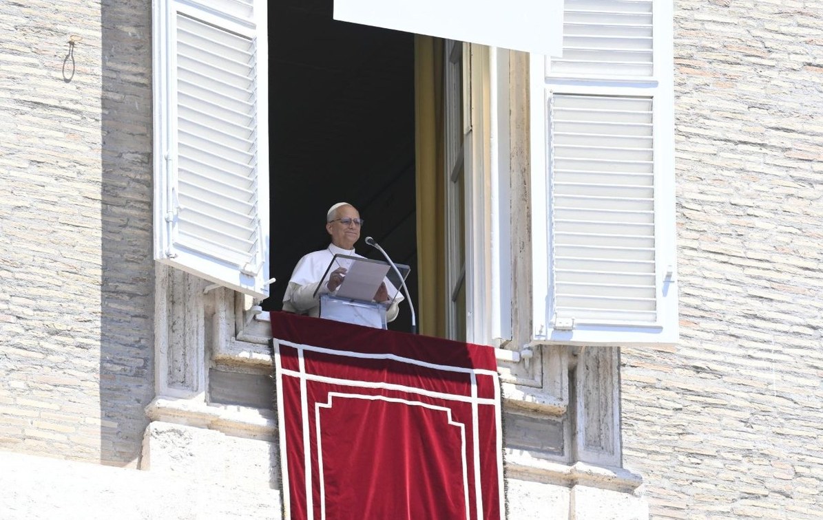 El Papa: En un mundo obsesionado por el poseer Jesús nos invita a la entrega